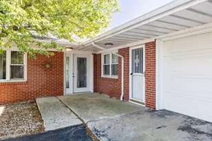 323 W Graham St, Kentland, IN 47951 - Photo 1