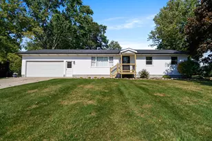 209 S Ross Ave, Kouts, IN 46347 - Photo 1