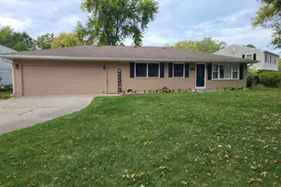 764 Timberline Pkwy, Valparaiso, IN 46385 - Photo 1