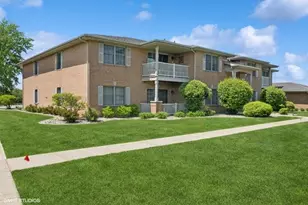 9826 Wildwood Cir, Munster, IN 46321 - Photo 1