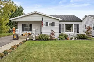 705 E Grace St, Rensselaer, IN 47978 - Photo 1