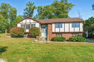 6654 Mercedes Ln, Demotte, IN 46310 - Photo 1