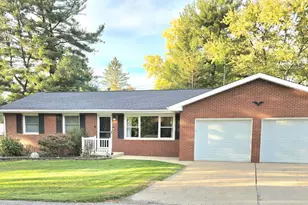 151 NW Hills Dr, Valparaiso, IN 46385 - Photo 1