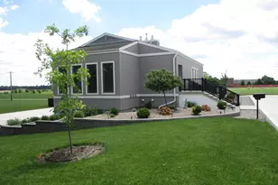 402 E Sigler St, Hebron, IN 46341 - Photo 1