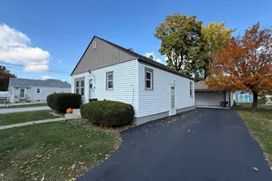 821 Elm St, Valparaiso, IN 46383 - Photo 1