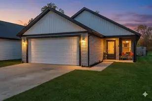 614 Brown Ave, Mishawaka, IN 46545 - Photo 1