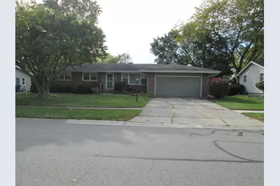 407 E Elizabeth Drive, Crown Point, IN 46307 - Photo 1