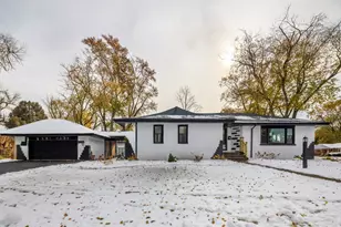 8205 Parkview Ave, Munster, IN 46321 - Photo 1