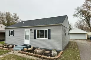 306 Maple St, Crown Point, IN 46307 - Photo 1