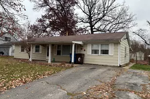 709 Governor Rd, Valparaiso, IN 46385 - Photo 1