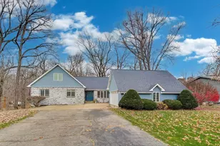 591 Glenwood Dr, Valparaiso, IN 46385 - Photo 1