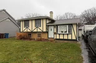 2672 Forest Park Dr, Dyer, IN 46311 - Photo 1