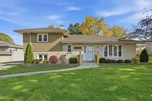 2431 Hickory Dr, Dyer, IN 46311 - Photo 1