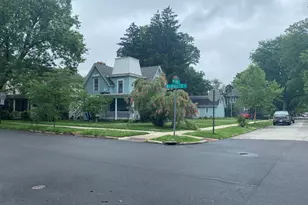 302 Lafayette St, Valparaiso, IN 46383 - Photo 1