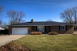 5 Sycamore Ln, Hobart, IN 46342 - Photo 1