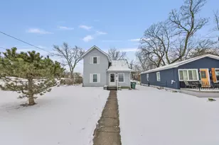 820 Brown St, Valparaiso, IN 46383 - Photo 1