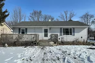 332 Maple St, Crown Point, IN 46307 - Photo 1