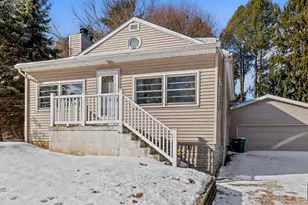 512 Hill St, La Porte, IN 46350 - Photo 1