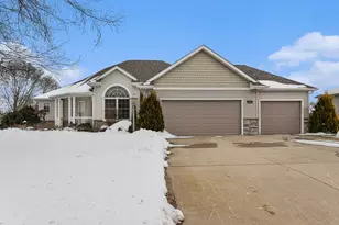 1673 N Summit Dr, La Porte, IN 46350 - Photo 1