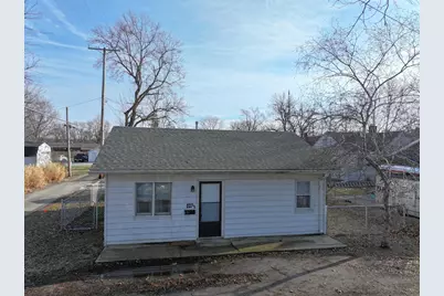621 1/2 S Monticello Street, Winamac, IN 46996 - Photo 1