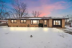 140 Lexington St, Valparaiso, IN 46385 - Photo 1