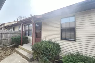 2218 Yorktowne Dr, Valparaiso, IN 46383 - Photo 1