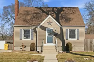 706 W Lake St, Griffith, IN 46319 - Photo 1