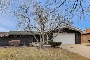 2104 Cardinal Dr, East Chicago, IN 46312 - Photo 1