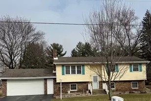 539 Wayne St, Hobart, IN 46342 - Photo 1