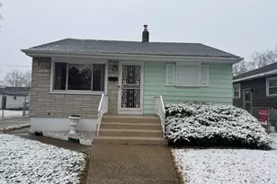 562 Dallas St, Gary, IN 46406 - Photo 1