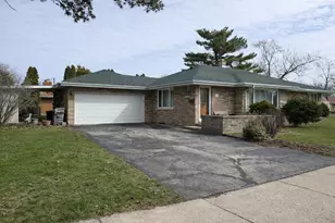 611 Broadmoor Ave, Munster, IN 46321 - Photo 1