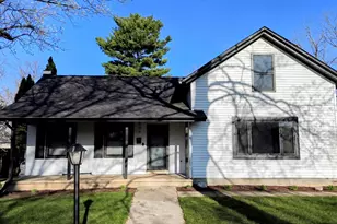 506 Locust St, Valparaiso, IN 46383 - Photo 1