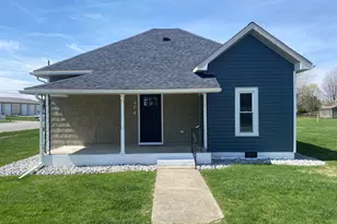 204 N Columbia St, Francesville, IN 47946 - Photo 1