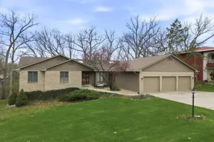 438 Scarborough Rd, Valparaiso, IN 46385 - Photo 1
