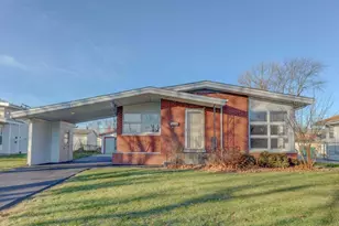 7840 Monroe Ave, Munster, IN 46321 - Photo 1