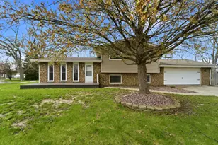 9830 Mckinley St, Crown Point, IN 46307 - Photo 1