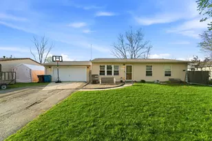 427 Nantucket Rd, Valparaiso, IN 46385 - Photo 1