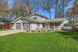 242 Bunker Dr, Schererville, IN 46375 - Photo 1