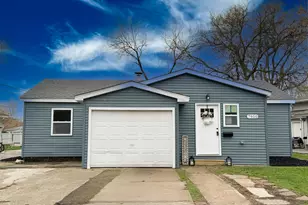 7950 S White Oak Ln, Hammond, IN 46324 - Photo 1