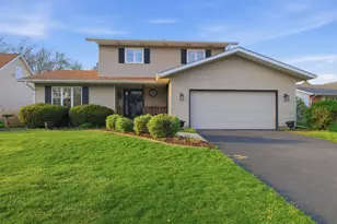 1000 Brooke Ln, Schererville, IN 46375 - Photo 1