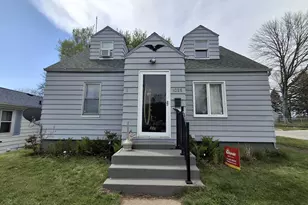 1025 Willow St, Mishawaka, IN 46545 - Photo 1