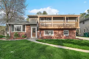 8719 Linden Ave, Munster, IN 46321 - Photo 1