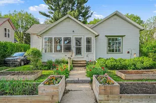 819 E Jefferson St, Valparaiso, IN 46383 - Photo 1