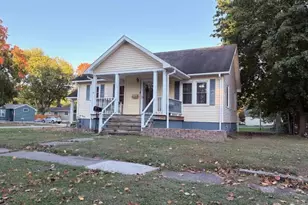 809 N 3rd St, Kentland, IN 47951 - Photo 1