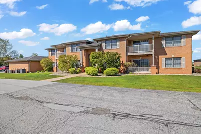 9831 Wildwood Circle #U-2d, Munster, IN 46321 - Photo 1