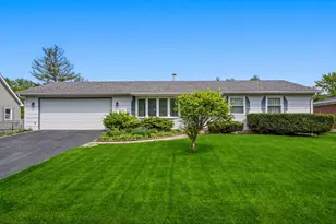 627 Olympia Rd, Valparaiso, IN 46385 - Photo 1
