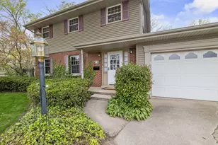 218 W 38th Ct, Griffith, IN 46319 - Photo 1