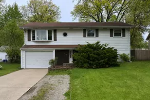 928 W 68th Pl, Merrillville, IN 46410 - Photo 1