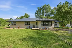 590 E Oak Hill Rd, Chesterton, IN 46304 - Photo 1
