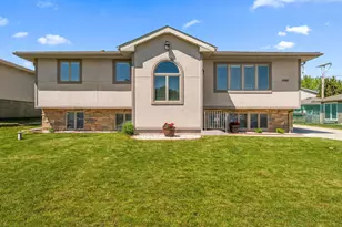6880 W 84th Pl, Crown Point, IN 46307 - Photo 1